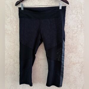 Lululemon  Cropped Leggings with Mesh Panels